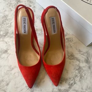 Steve Madden Dulce Suede Pumps